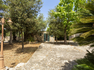 Complesso di Trulli sito in Strada Staffone 220 - Martina Franca (TA)