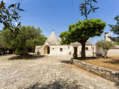 Complesso di Trulli sito in Strada Staffone 220 - Martina Franca (TA)