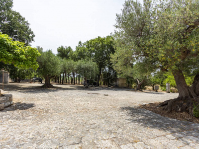 Complesso di Trulli sito in Strada Staffone 220 - Martina Franca (TA)