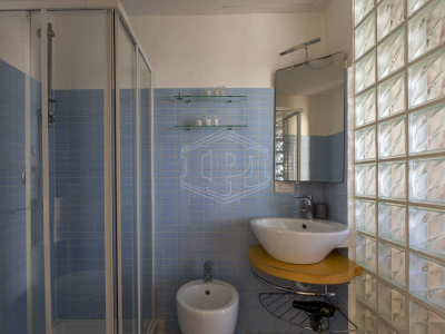 Intera Palazzina sita in Strada Arco Della Neve 10 - Bari (BA)