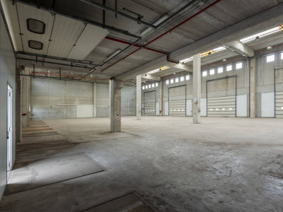 Capannone sito all'interporto in Viale Maestri Del Lavoro - Bari (BA)