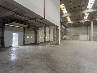 Capannone sito all'interporto in Viale Maestri Del Lavoro - Bari (BA)