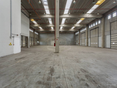 Capannone sito all'interporto in Viale Maestri Del Lavoro - Bari (BA)