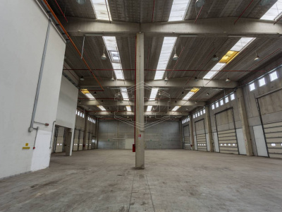 Capannone sito all'interporto in Viale Maestri Del Lavoro - Bari (BA)