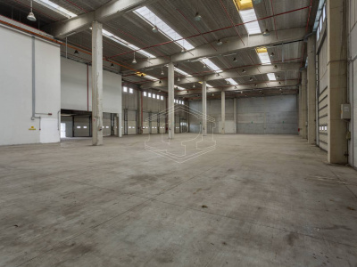 Capannone sito all'interporto in Viale Maestri Del Lavoro - Bari (BA)