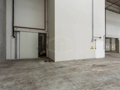 Capannone sito all'interporto in Viale Maestri Del Lavoro - Bari (BA)