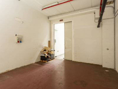 Capannone sito all'interporto in Viale Maestri Del Lavoro - Bari (BA)