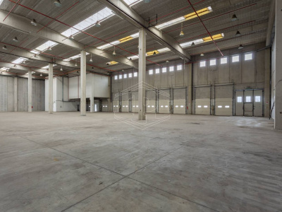 Capannone sito all'interporto in Viale Maestri Del Lavoro - Bari (BA)