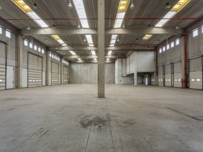 Capannone sito all'interporto in Viale Maestri Del Lavoro - Bari (BA)