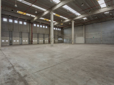 Capannone sito all'interporto in Viale Maestri Del Lavoro - Bari (BA)