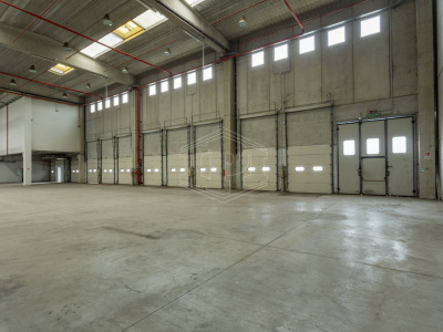 Capannone sito all'interporto in Viale Maestri Del Lavoro - Bari (BA)