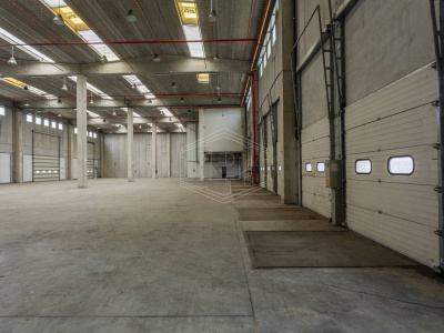 Capannone sito all'interporto in Viale Maestri Del Lavoro - Bari (BA)