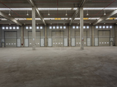 Capannone sito all'interporto in Viale Maestri Del Lavoro - Bari (BA)