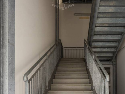 Capannone sito all'interporto in Viale Maestri Del Lavoro - Bari (BA)