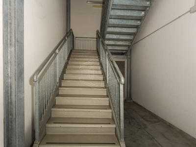 Capannone sito all'interporto in Viale Maestri Del Lavoro - Bari (BA)