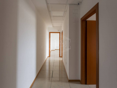 Capannone sito all'interporto in Viale Maestri Del Lavoro - Bari (BA)