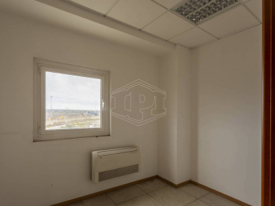 Capannone sito all'interporto in Viale Maestri Del Lavoro - Bari (BA)