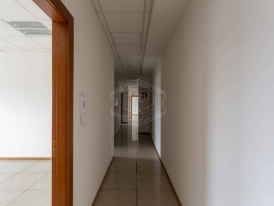 Capannone sito all'interporto in Viale Maestri Del Lavoro - Bari (BA)