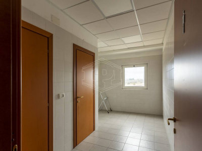 Capannone sito all'interporto in Viale Maestri Del Lavoro - Bari (BA)