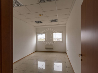 Capannone sito all'interporto in Viale Maestri Del Lavoro - Bari (BA)