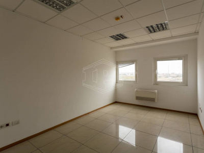 Capannone sito all'interporto in Viale Maestri Del Lavoro - Bari (BA)