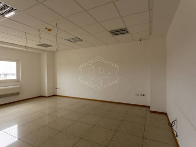 Capannone sito all'interporto in Viale Maestri Del Lavoro - Bari (BA)