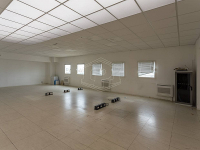 Capannone sito all'interporto in Viale Maestri Del Lavoro - Bari (BA)