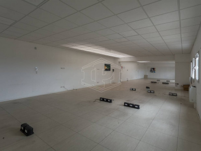 Capannone sito all'interporto in Viale Maestri Del Lavoro - Bari (BA)