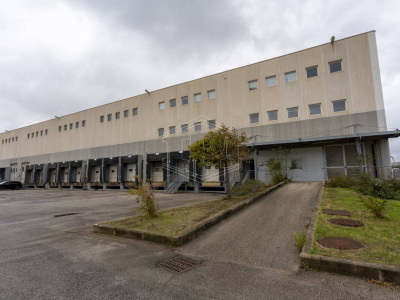 Capannone sito all'interporto in Viale Maestri Del Lavoro - Bari (BA)