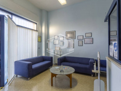 Locale commerciale sito in Via Delle Querce 7 - Rutigliano (BA)