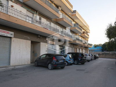 Locale commerciale sito in Via Delle Querce 7 - Rutigliano (BA)