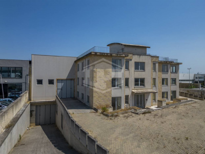 Palazzina uffici con capannone siti in Zona Produttiva D  KM 97,800 - SP. 231