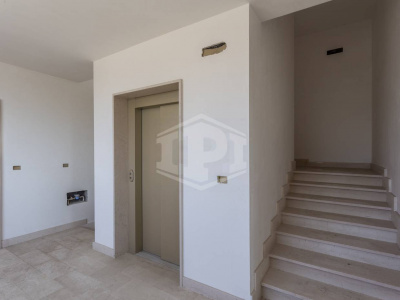 Palazzina uffici con capannone siti in Zona Produttiva D  KM 97,800 - SP. 231