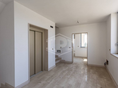 Palazzina uffici con capannone siti in Zona Produttiva D  KM 97,800 - SP. 231