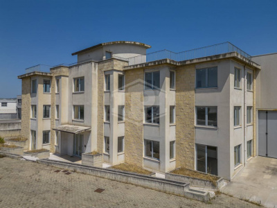 Palazzina uffici con capannone siti in Zona Produttiva D  KM 97,800 - SP. 231