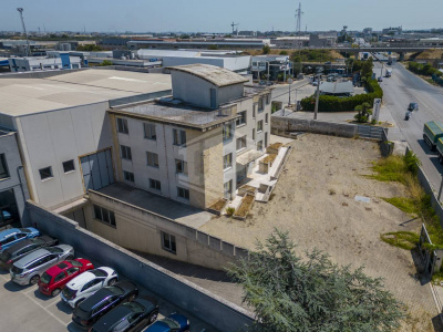 Palazzina uffici con capannone siti in Zona Produttiva D  KM 97,800 - SP. 231