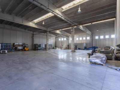 Palazzina uffici con capannone siti in Zona Produttiva D  KM 97,800 - SP. 231