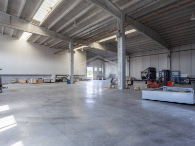 Palazzina uffici con capannone siti in Zona Produttiva D  KM 97,800 - SP. 231