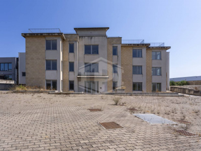 Palazzina uffici con capannone siti in Zona Produttiva D  KM 97,800 - SP. 231