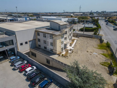 Palazzina uffici con capannone siti in Zona Produttiva D  KM 97,800 - SP. 231