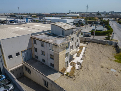 Palazzina uffici con capannone siti in Zona Produttiva D  KM 97,800 - SP. 231
