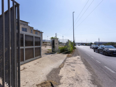 Palazzina uffici con capannone siti in Zona Produttiva D  KM 97,800 - SP. 231