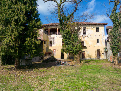 Palazzina d'epoca in Via Umberto I 23 - Avigliana (TO)