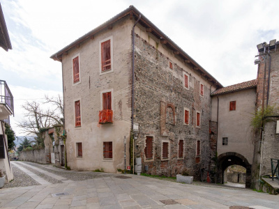 Palazzina d'epoca in Via Umberto I 23 - Avigliana (TO)