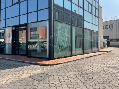 Negozio in Via Giosuè Carducci - San Giuliano Terme (PI)
