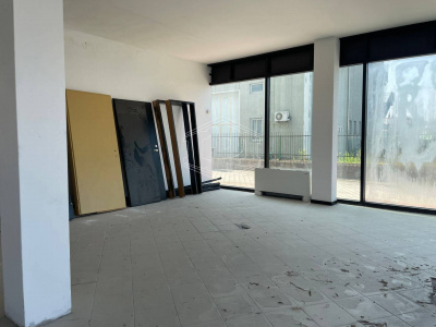 Negozio in Via Giosuè Carducci - San Giuliano Terme (PI)