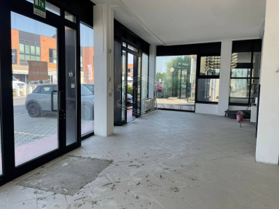 Negozio in Via Giosuè Carducci - San Giuliano Terme (PI)