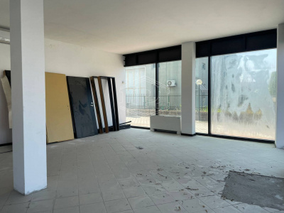 Negozio in Via Giosuè Carducci - San Giuliano Terme (PI)
