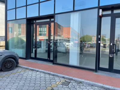 Negozio in Via Giosuè Carducci - San Giuliano Terme (PI)