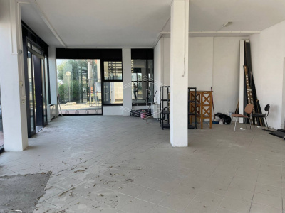 Negozio in Via Giosuè Carducci - San Giuliano Terme (PI)